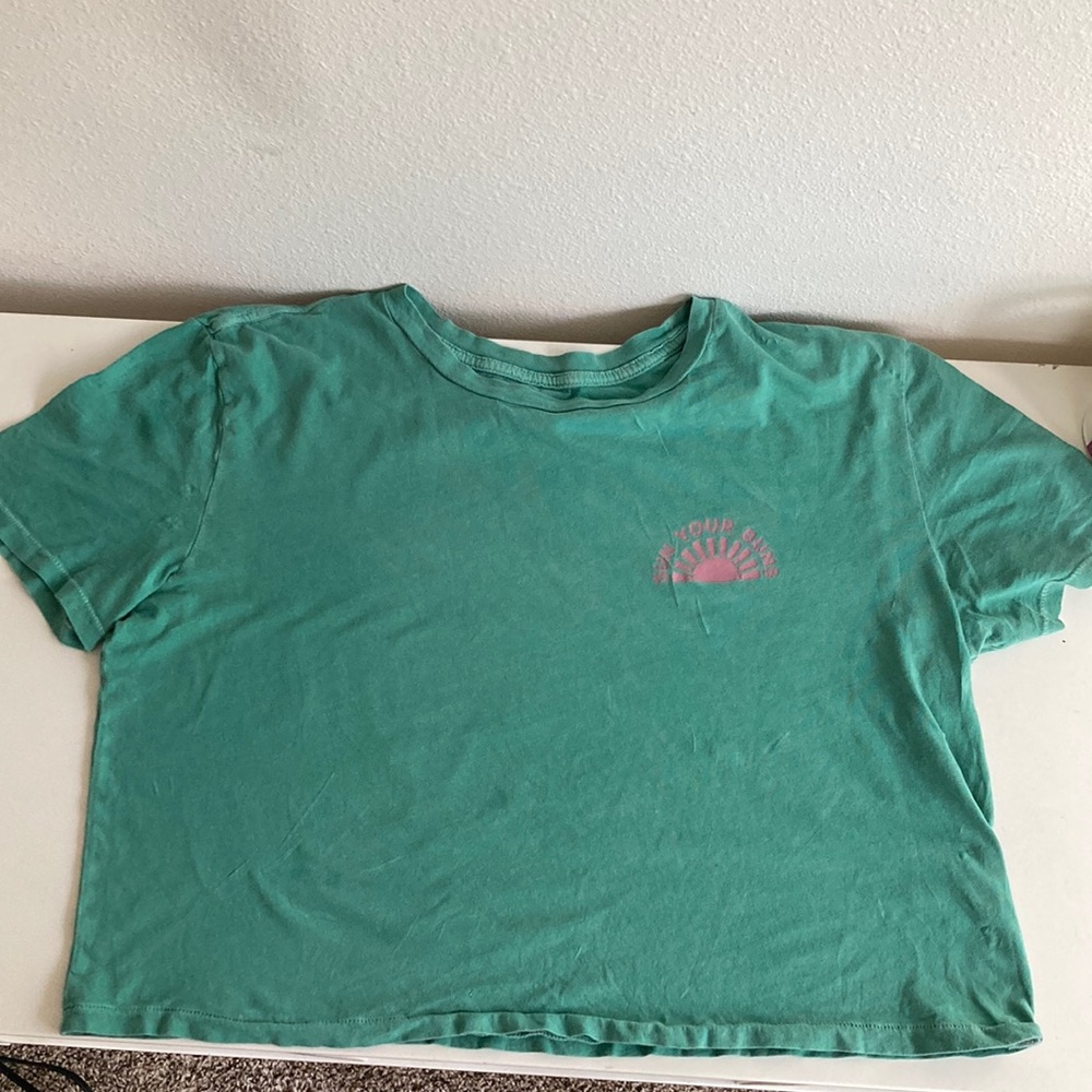 It’s a little wrinkled,but barely worn.